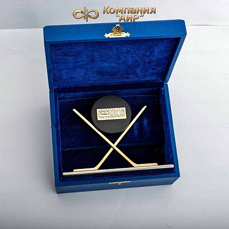 Настольный сувенир ХК Лада ручной работы № 36043 - мастера Златоуста